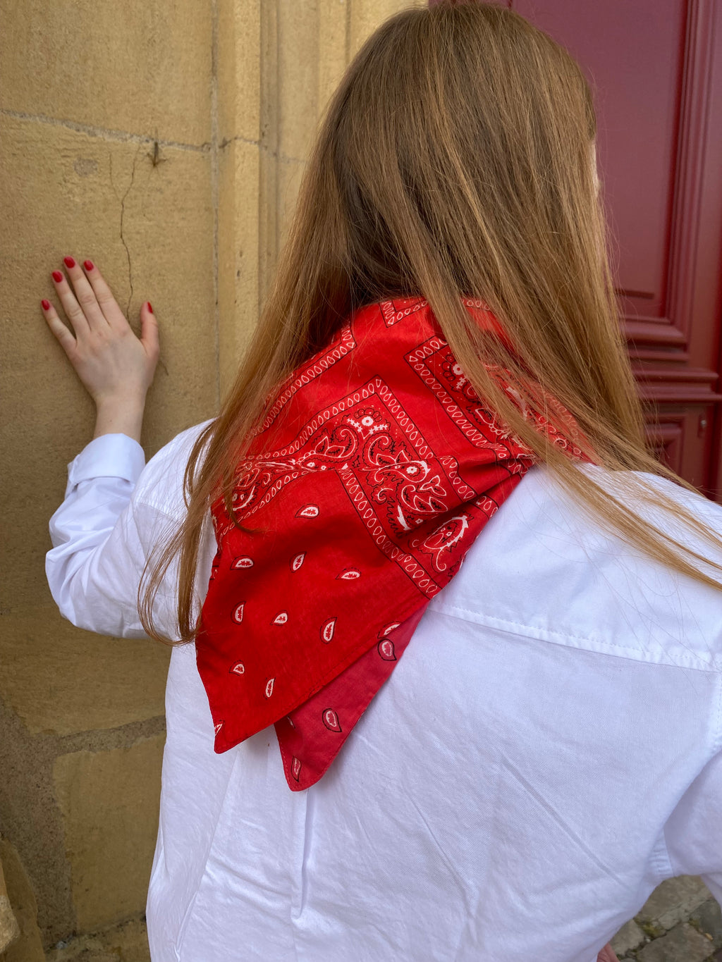 detail-bandana-petit-foulard-personnalisable-et-reversible-imprime-bandana-rouge-et-bandana-rose-maran-coton-block-print-made-in-france-collection-bandana-bloom