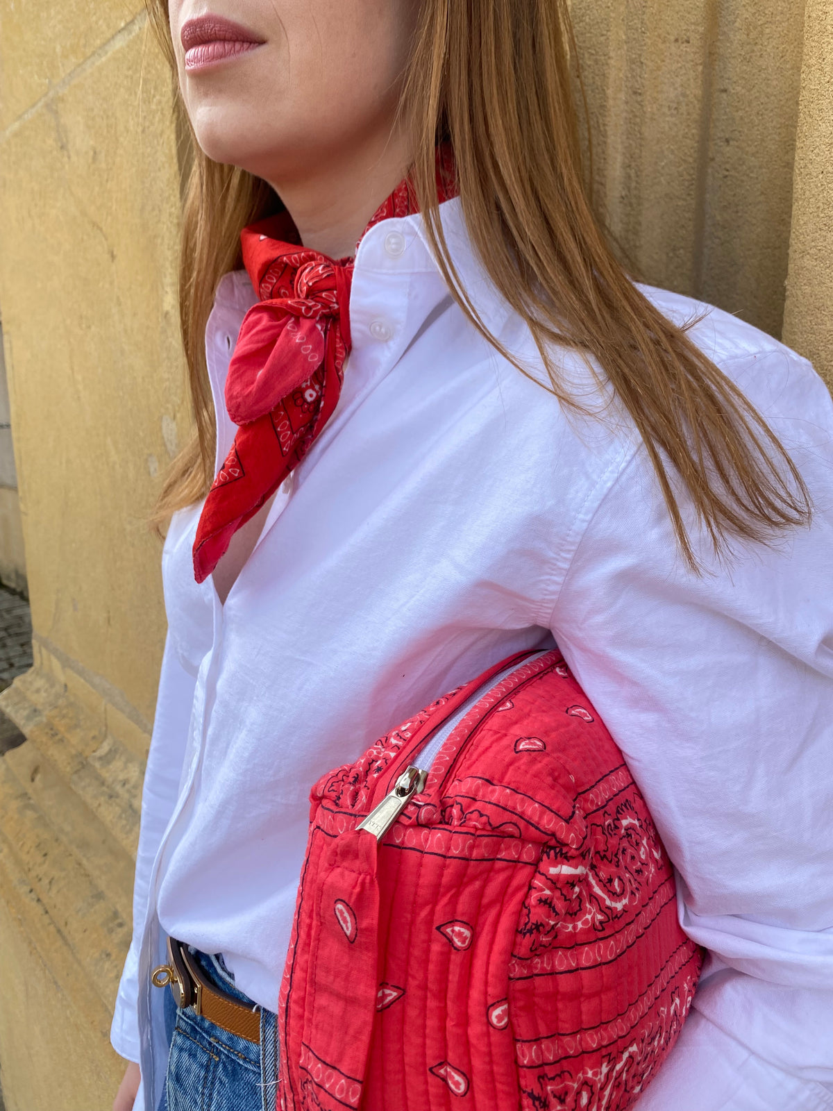 detail-maxi-trousse-de-toilette-impermeablie-uma-imprime-bandana-rose-coton-matelasse-block-print-indien-confection-indien