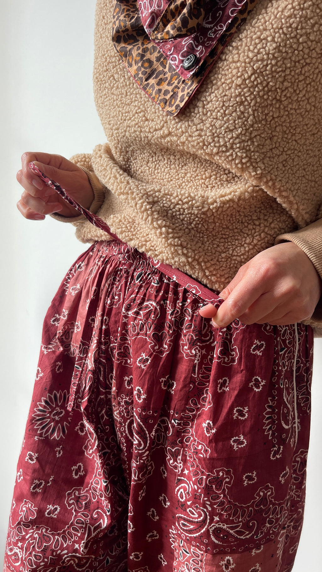 Pyjama pantalon Hari imprimé patchwork bandana bordeaux