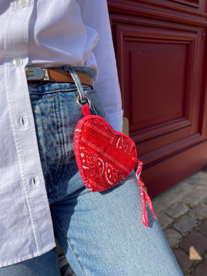 grigri-porte-cle-personnalisable-bandana-rouge-et-bandana-rose-kama-collection-bandana-bloom-coton-block-print