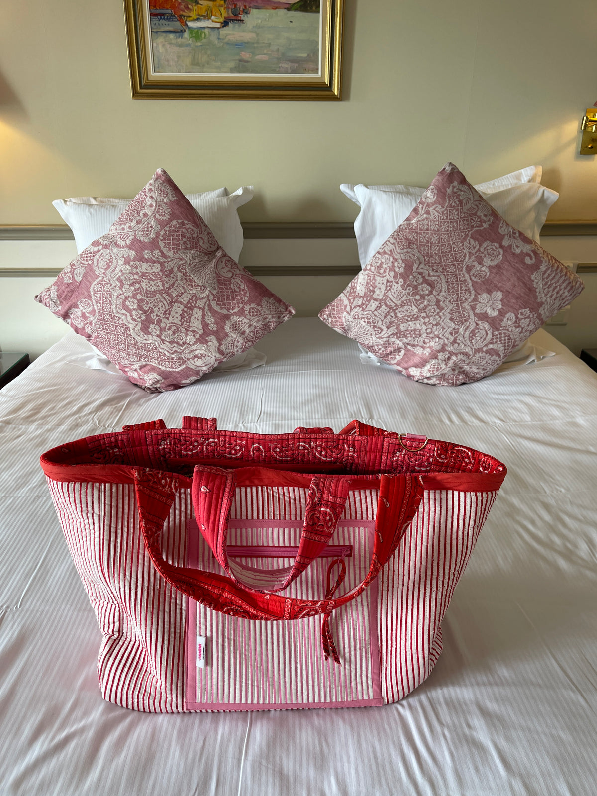 interieur-maxi-cabas-reversible-ravi-imprime-bandana-rose-et-bandana-rouge-collection-bandana-bloom-coton-matelasse-block-print-confection-francaise