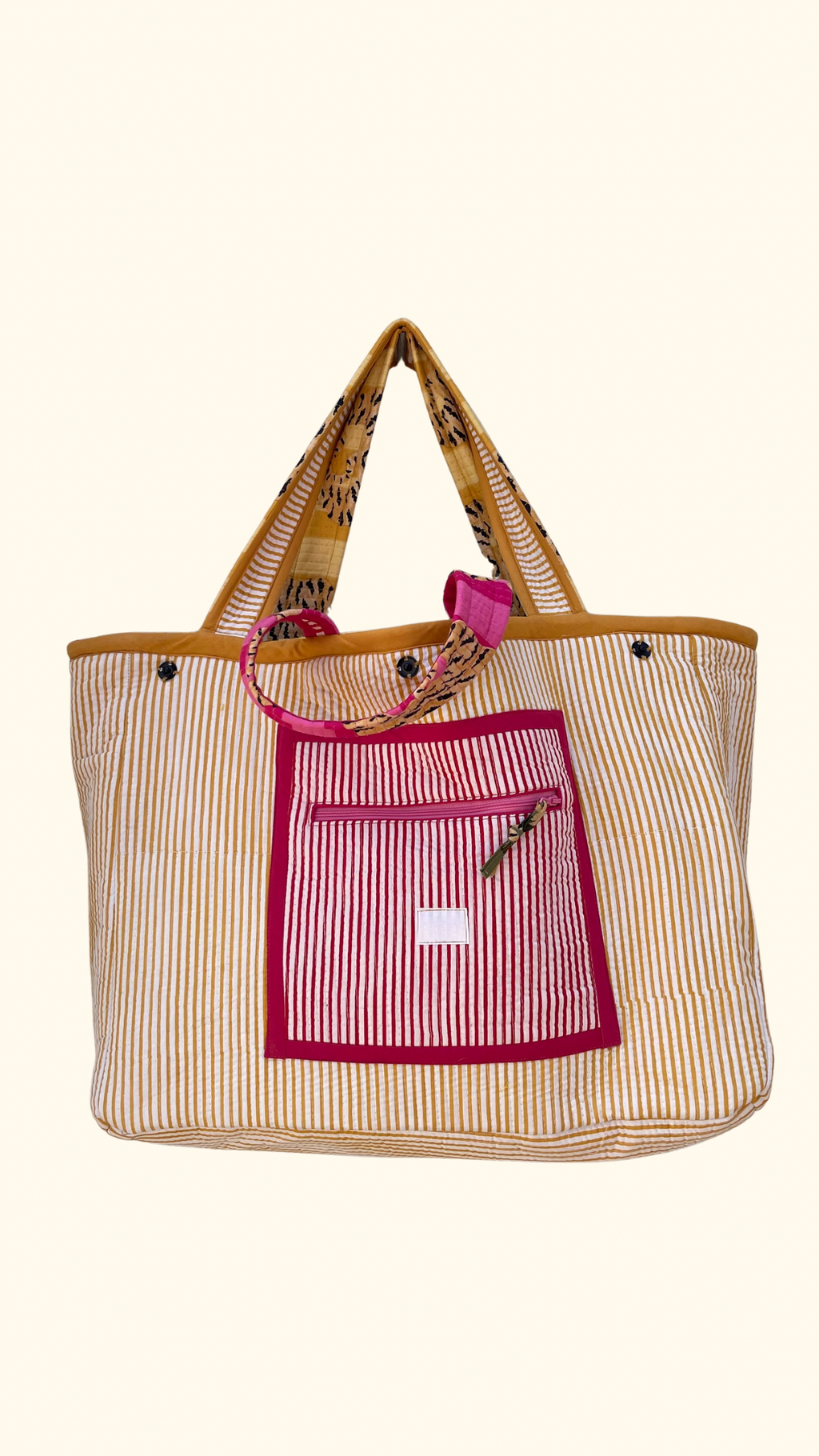 Maxi cabas Ravi matelassé et réversible rayures jaunes et rose fuschia, fond déperlant, poches zippées, blockprint Inde, confection française