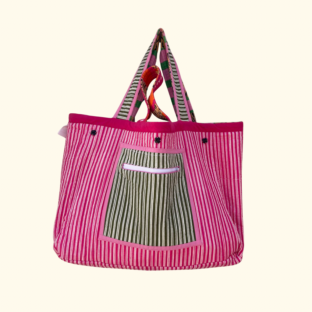 Maxi cabas Ravi matelassé et réversible rayures rose fuschia et vertes, fond déperlant, poches zippées, blockprint Inde, confection française