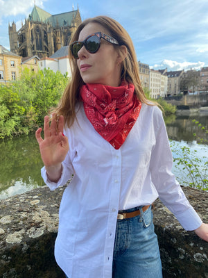 maxi-foulard-personnalisable-et-reversible-imprime-bandana-rose-et-bandana-rouge-mani-collection-bandana-bloom-coton-block-print-indien-confection-francaise