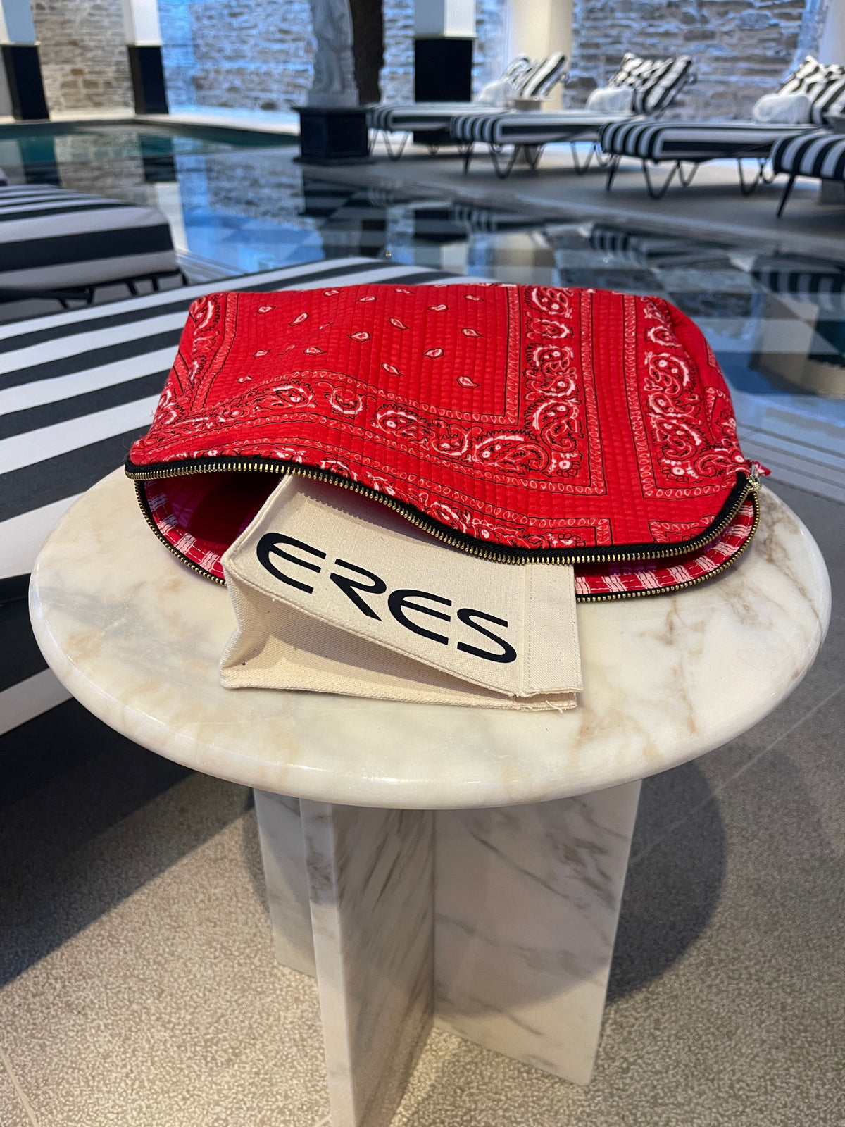maxi-pochette-meera-bandana-rouge-collection-bandana-bloom-coton-matelasse-block-print-indien