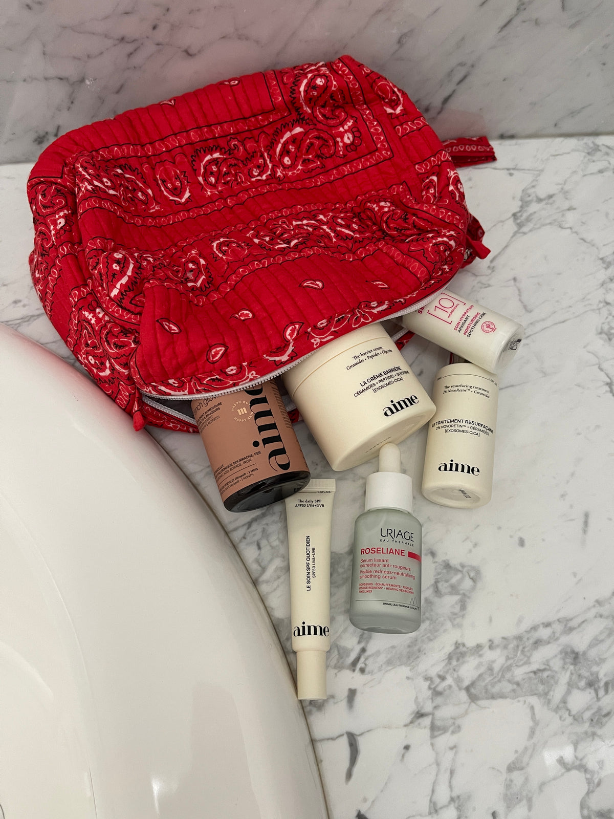 maxi-trousse-de-toilette-impermeablie-uma-imprime-bandana-rouge-coton-matelasse-block-print-indien-confection-indien