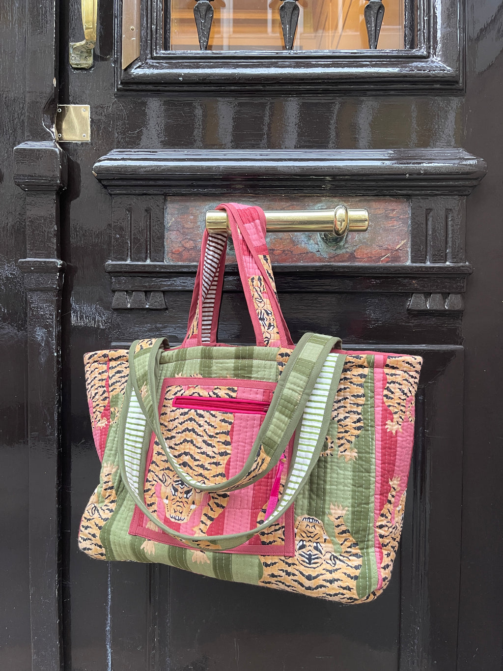 Moyen cabas Ravi, matelassé et réversible fait en France, fond déperlant, poches zippées