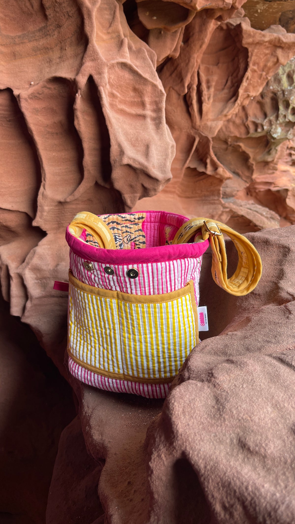 Sac bourse Avi matelassé, réversible, intérieur rayures, anse réglable épaule ou crossbody, 4 poches, mousqueton clés, fond déperlant, boutons pressions, confection française fait à la demande