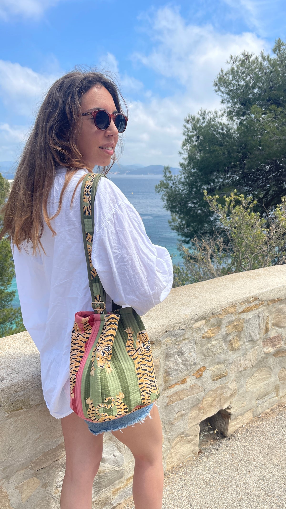 Sac bourse Avi réversible, coton matelassé, face tigre du Bengale et rayures vert et vert, confection française à la demande