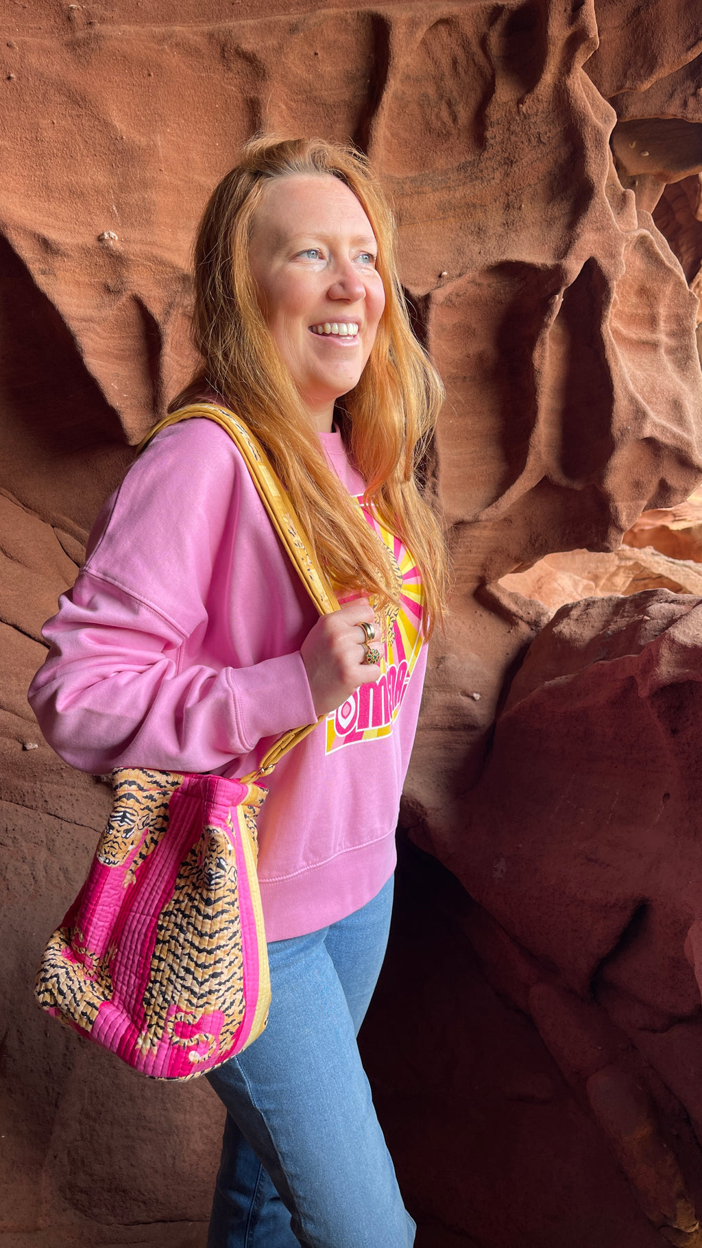 Sac bourse Avi en coton matelassé et réversible, anse réglable épaule ou crossbody, 4 poches, mousqueton clés, fond déperlant, boutons pressions, confection française à la demande, marque Omèna