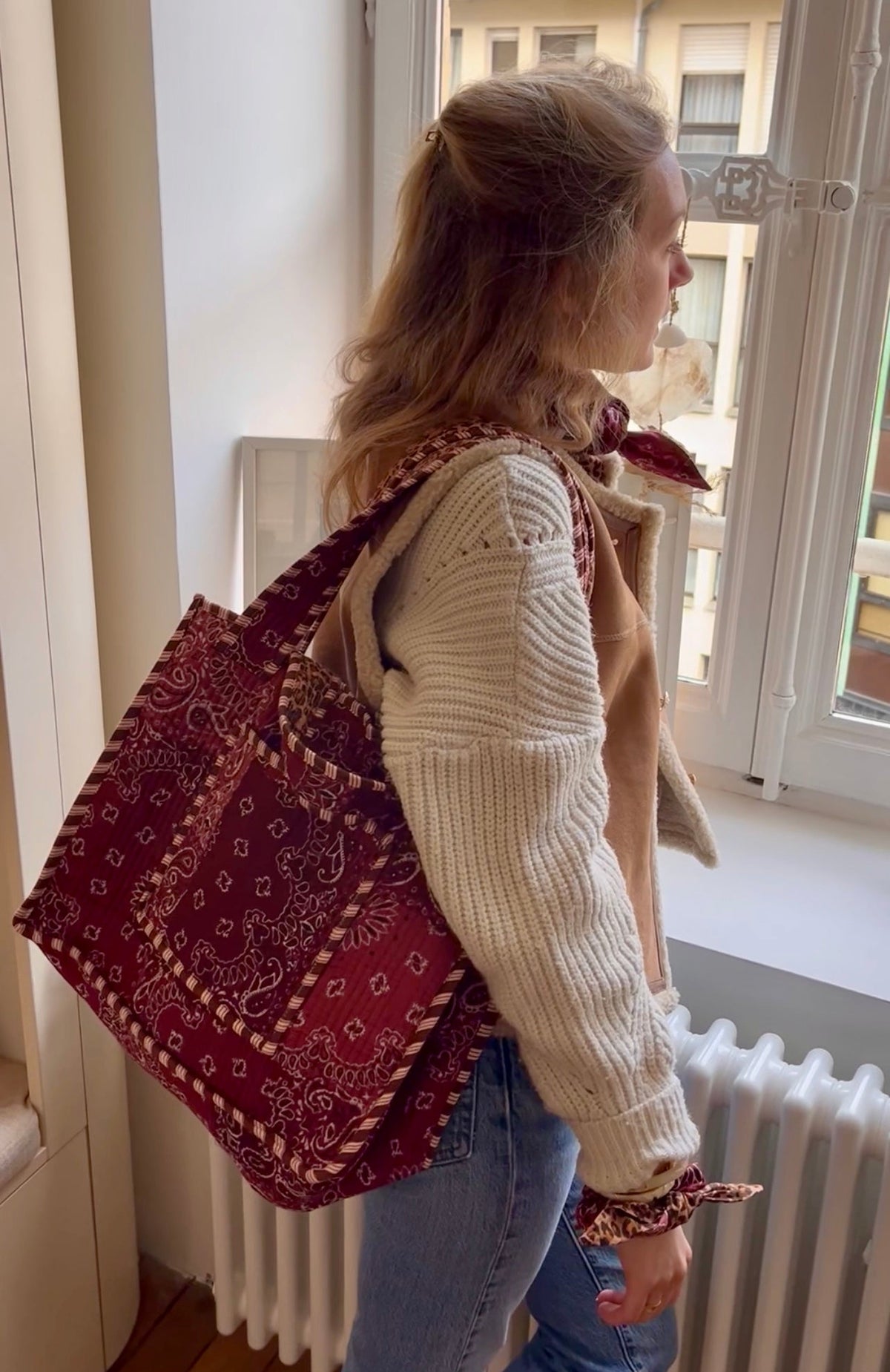 Tote bag Indi matelassé et réversible léopard et patchwork bandana bordeaux