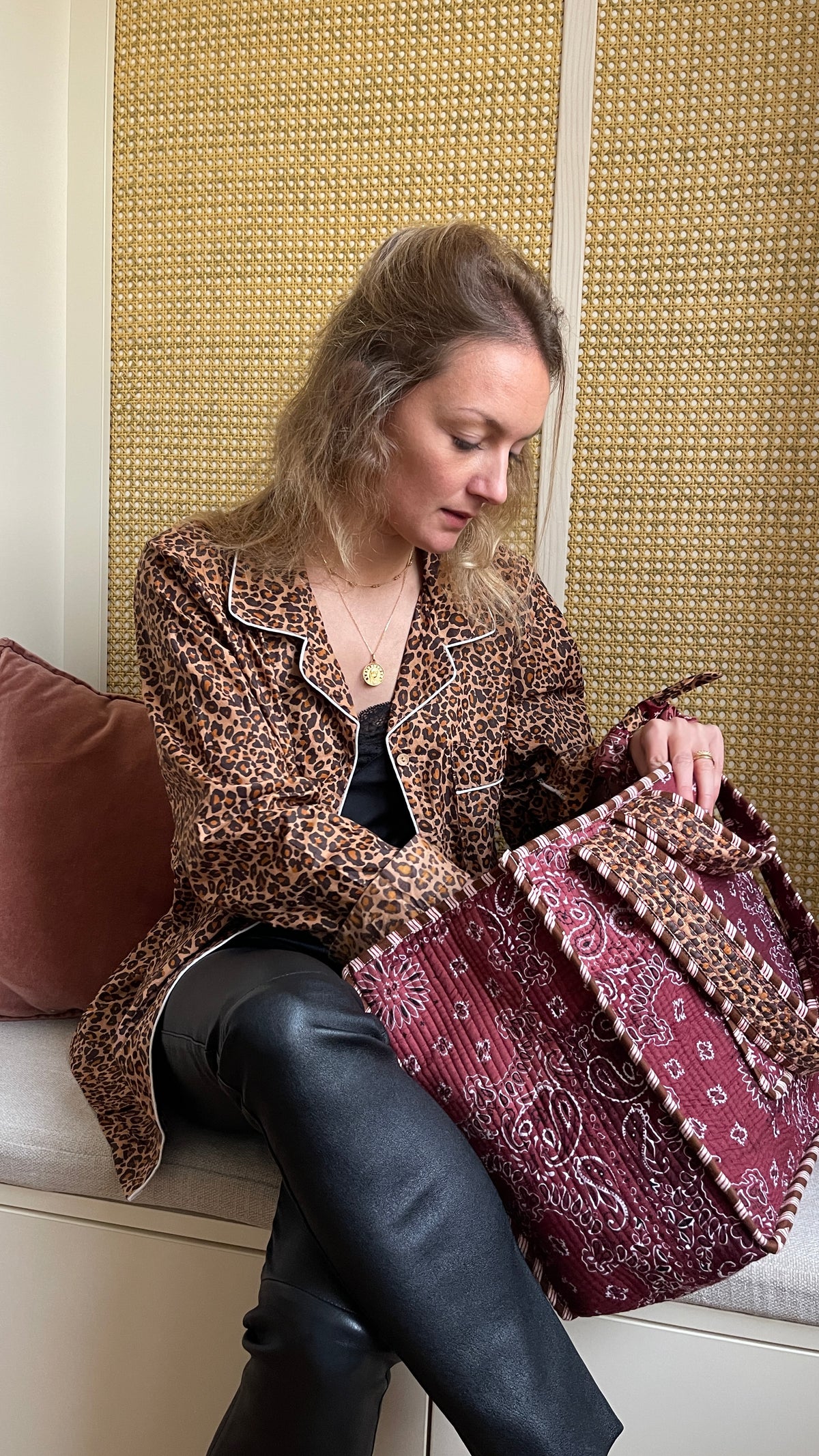Tote bag Indi matelassé et réversible léopard et patchwork bandana bordeaux