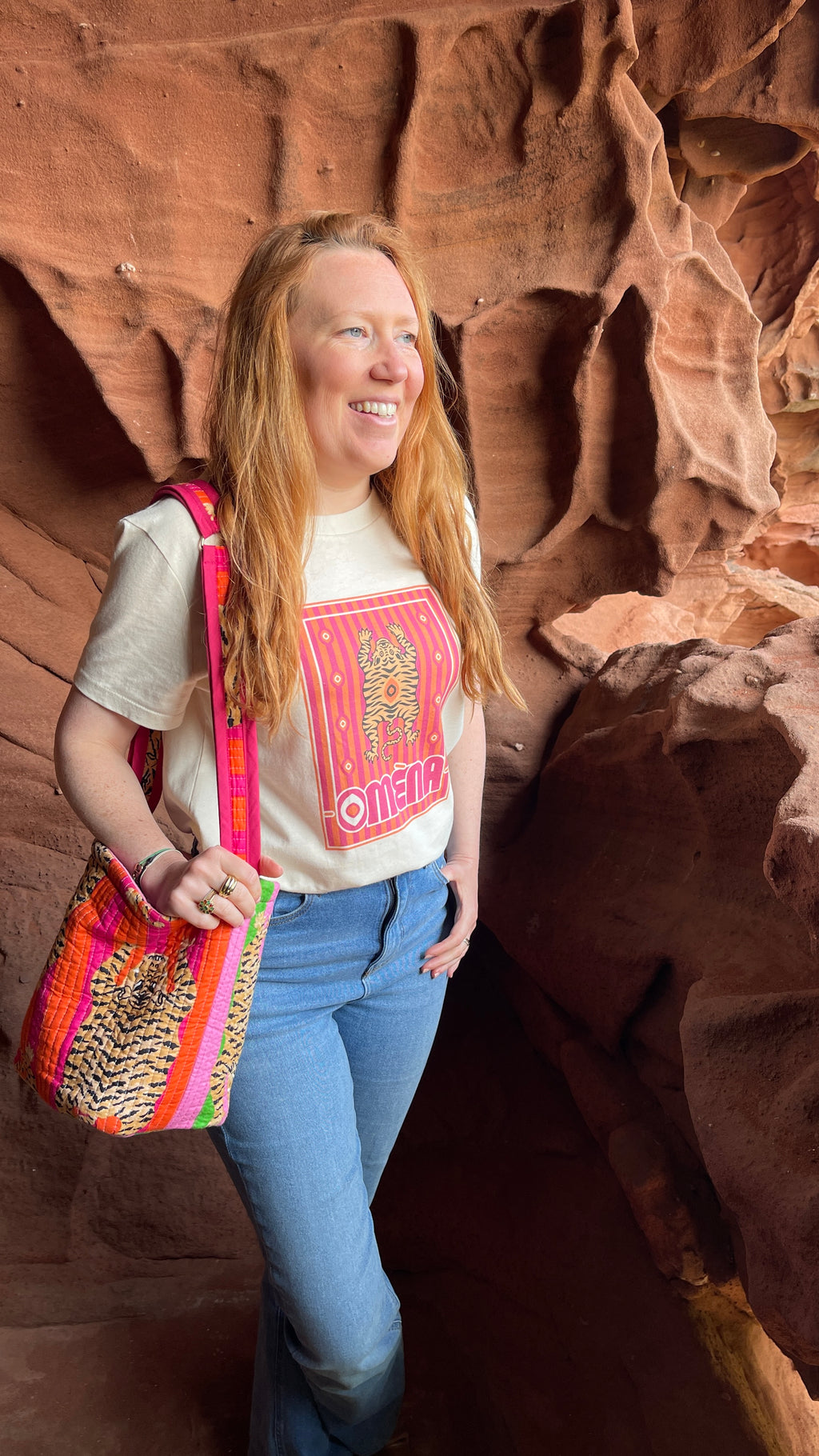 marque Omèna, sac bourse Avi réversible, coton matelassé, face tigre du Bengale rose fuschia et orange, confection française à la demande