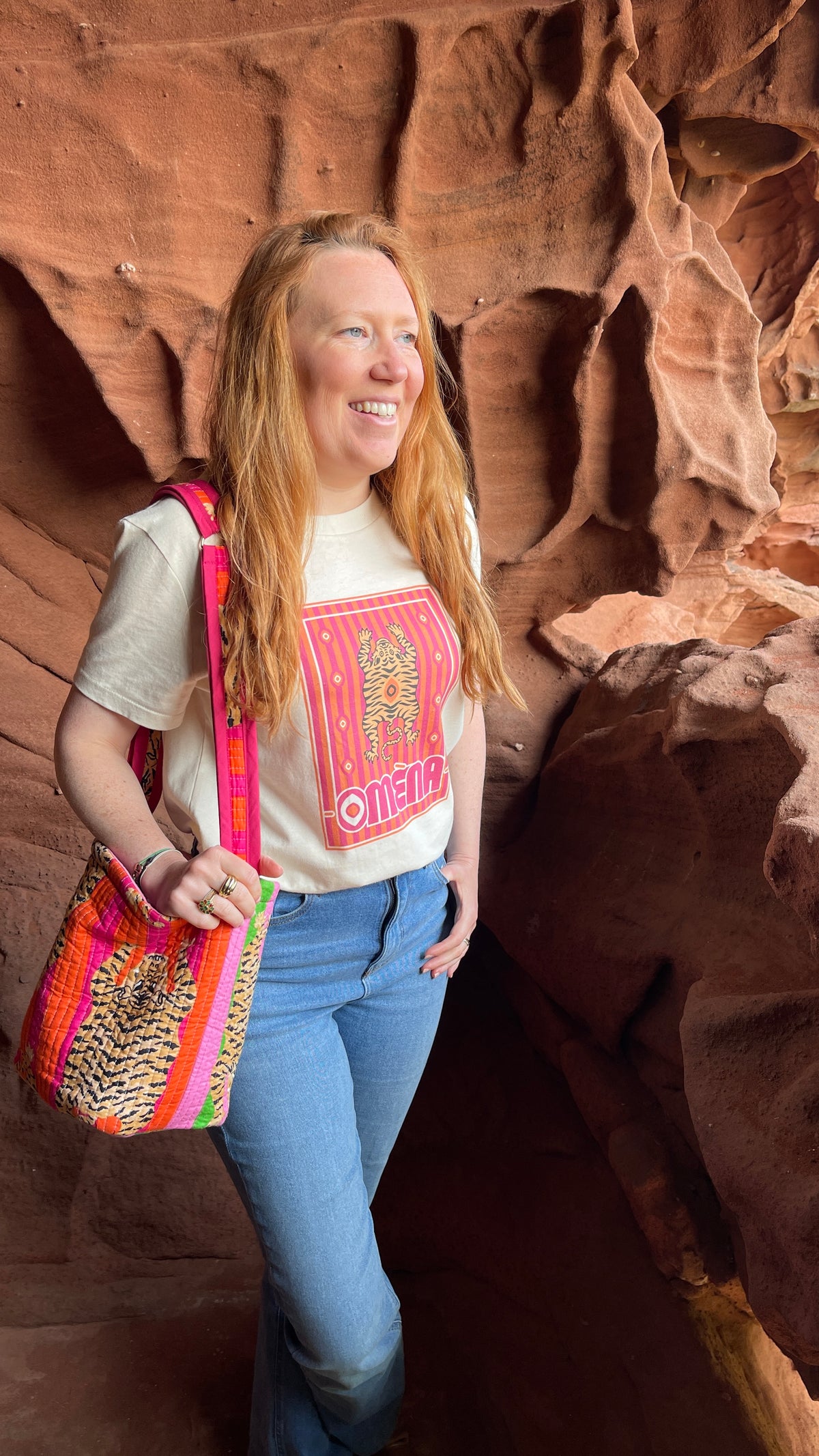 marque Omèna, sac bourse Avi réversible, coton matelassé, face tigre du Bengale rose fuschia et orange, confection française à la demande